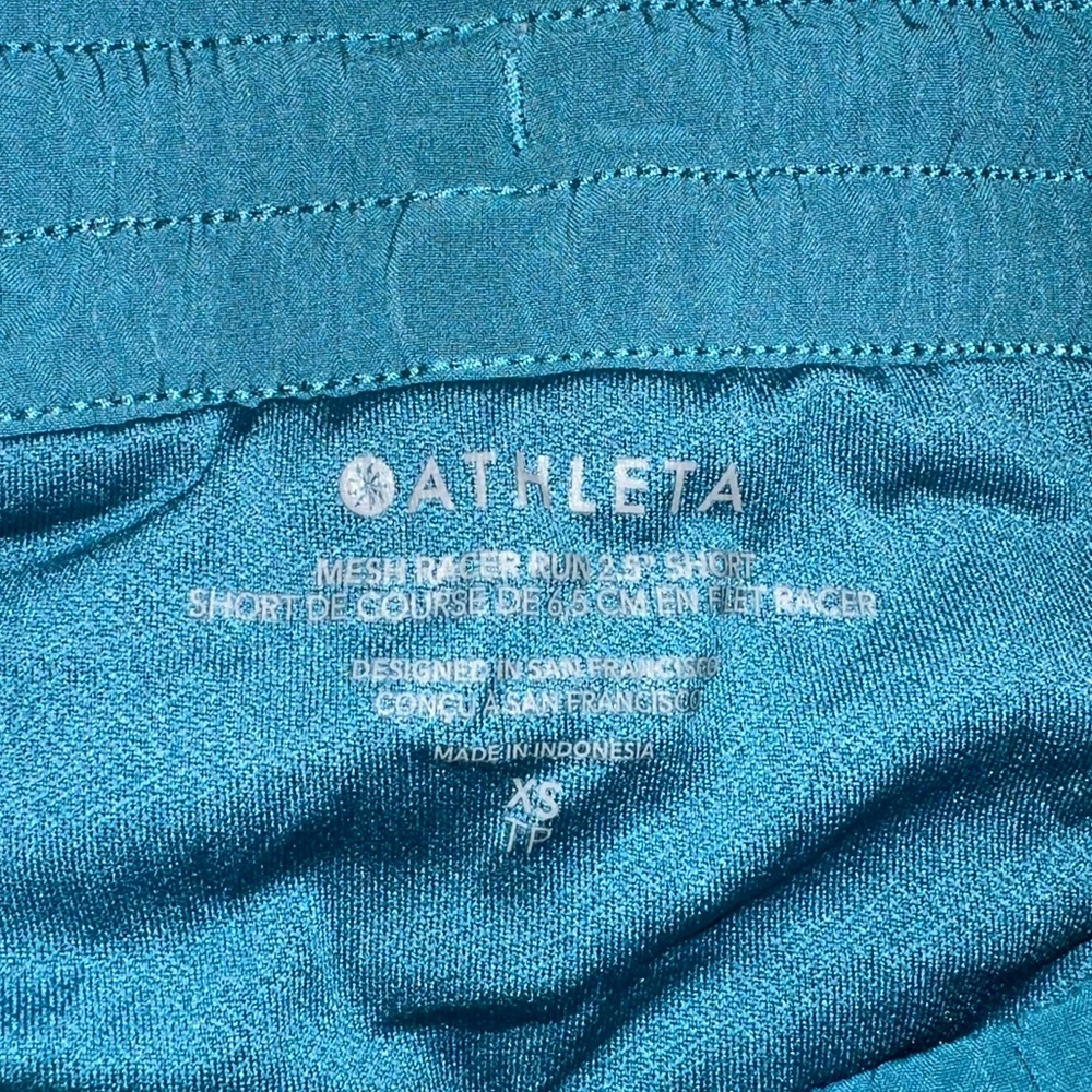 Athleta Mesh Racer Run Mid Rise 4 Short - Picture 4 of 4